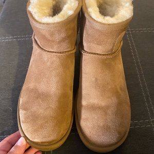 Size 7- classic mini Ugg boots, tan color